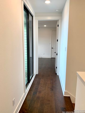 808 E Carson St Unit 101, San Antonio, TX 78208