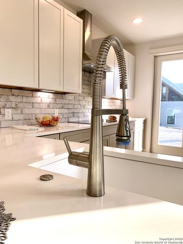 808 E Carson St Unit 101, San Antonio, TX 78208