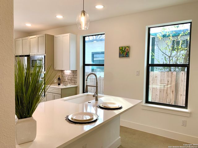 808 E Carson St Unit 101, San Antonio, TX 78208