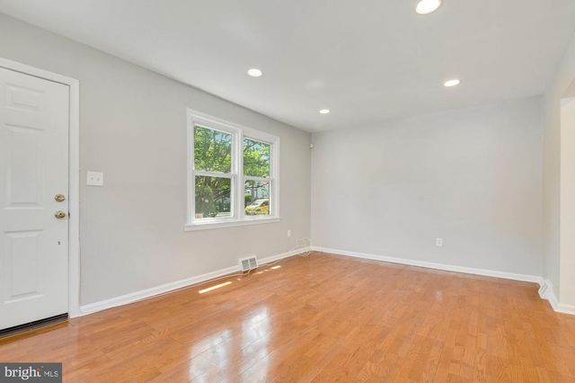 5010 SHERIDAN ST, Riverdale, MD 20737