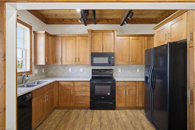 445 McAdoo Avenue, Greensboro, NC 27406