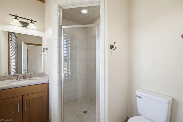 445 McAdoo Avenue, Greensboro, NC 27406