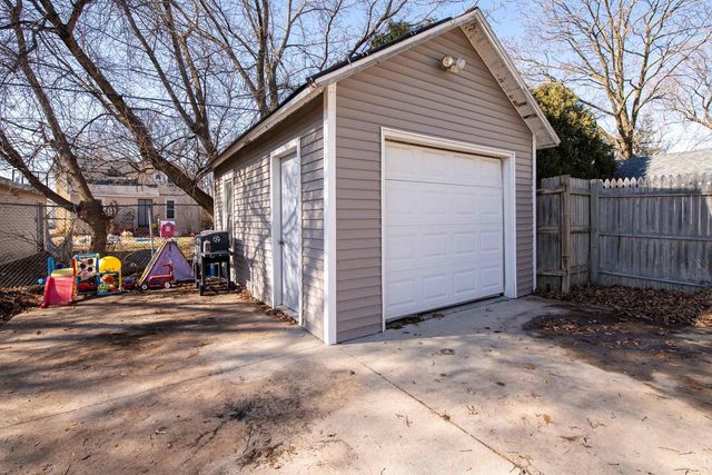 561 BOWEN STREET, Oshkosh, WI 54901