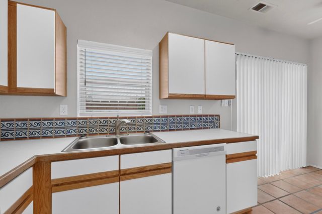 615 Menaul Boulevard NW UNIT E, Albuquerque, NM 87107