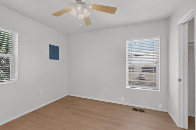 615 Menaul Boulevard NW UNIT E, Albuquerque, NM 87107