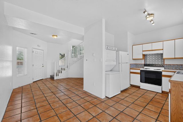 615 Menaul Boulevard NW UNIT E, Albuquerque, NM 87107