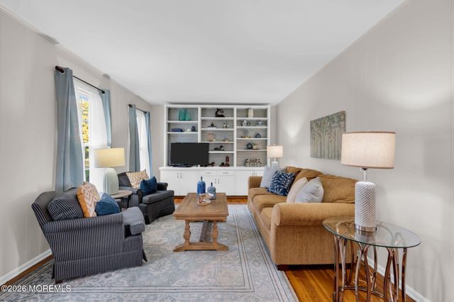 19 Ivy Hill Road, Red Bank, NJ 07701