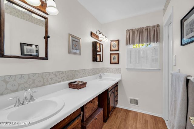 19 Ivy Hill Road, Red Bank, NJ 07701