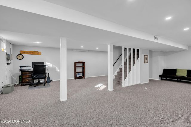 19 Ivy Hill Road, Red Bank, NJ 07701