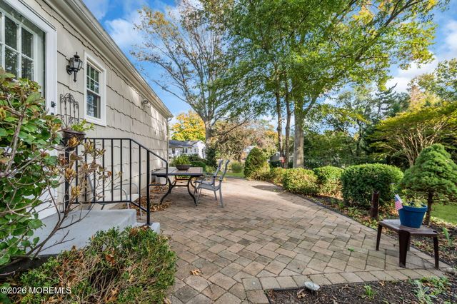 19 Ivy Hill Road, Red Bank, NJ 07701