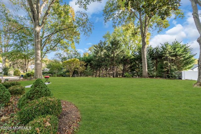 19 Ivy Hill Road, Red Bank, NJ 07701
