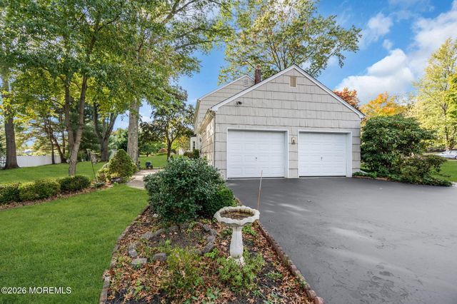 19 Ivy Hill Road, Red Bank, NJ 07701