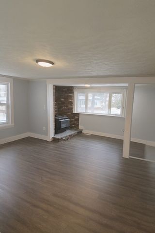 15 Lincoln Ave, Hull, MA 02045