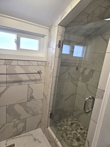 15 Lincoln Ave, Hull, MA 02045