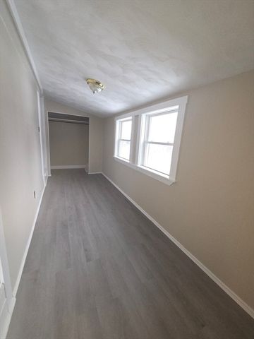 15 Lincoln Ave, Hull, MA 02045