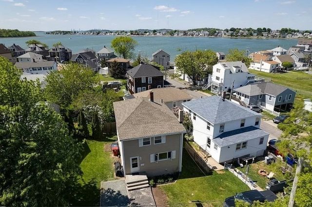 15 Lincoln Ave, Hull, MA 02045