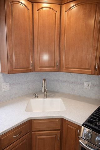 15 Lincoln Ave, Hull, MA 02045