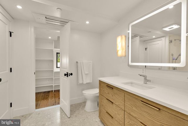 235 12TH ST SE, Washington, DC 20003