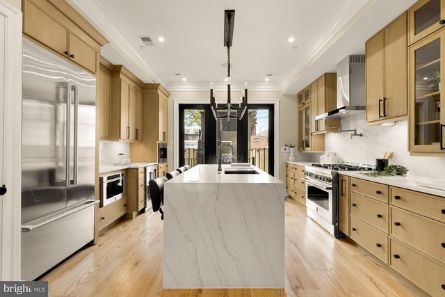235 12TH ST SE, Washington, DC 20003
