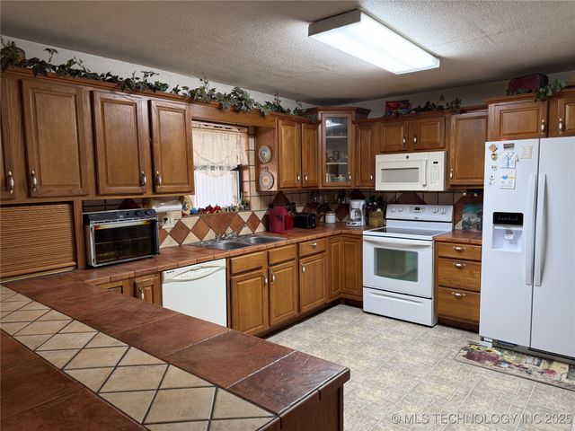 61 Berry, Bokchito, OK 74701