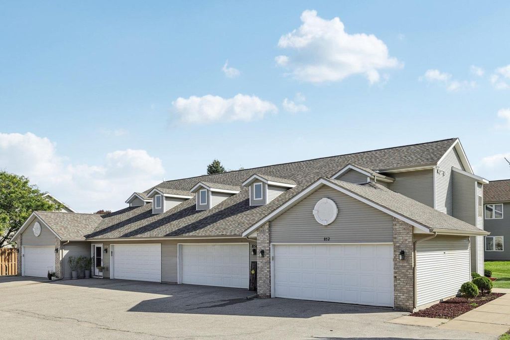 856 St Albert the Great Drive, Sun Prairie, WI 53590