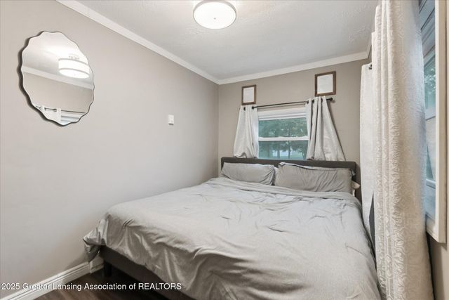 1519 S Lansing Street, St. Johns, MI 48879