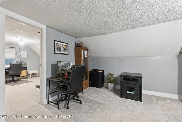 1519 S Lansing Street, St. Johns, MI 48879