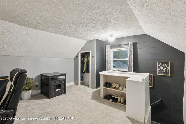 1519 S Lansing Street, St. Johns, MI 48879