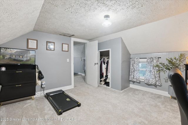 1519 S Lansing Street, St. Johns, MI 48879