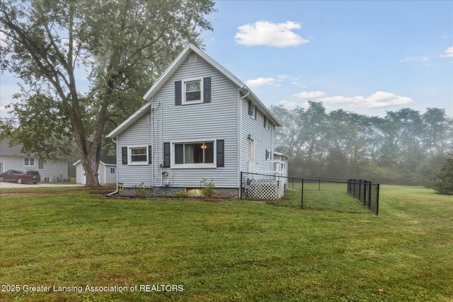 1519 S Lansing Street, St. Johns, MI 48879