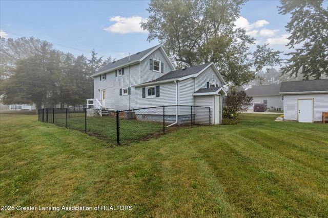 1519 S Lansing Street, St. Johns, MI 48879