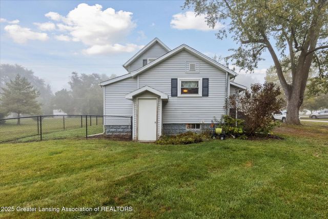 1519 S Lansing Street, St. Johns, MI 48879