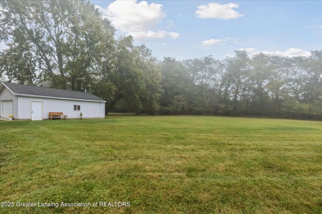 1519 S Lansing Street, St. Johns, MI 48879