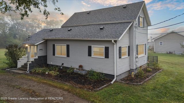 1519 S Lansing Street, St. Johns, MI 48879