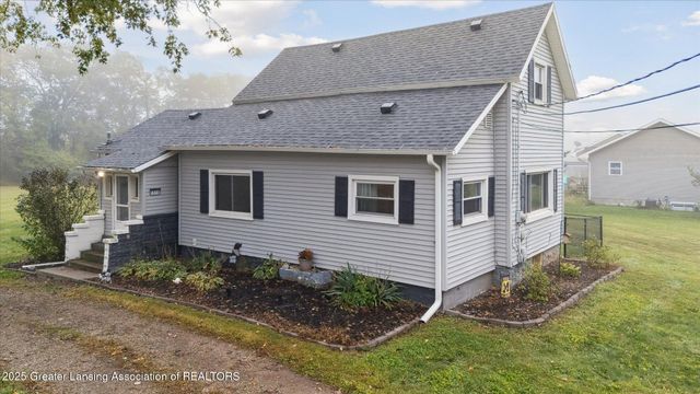 1519 S Lansing Street, St. Johns, MI 48879