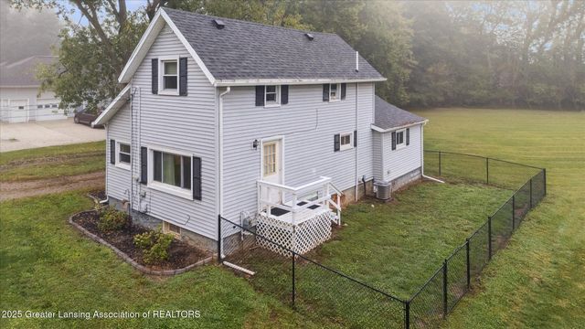 1519 S Lansing Street, St. Johns, MI 48879