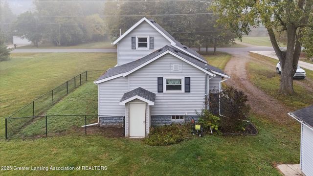 1519 S Lansing Street, St. Johns, MI 48879