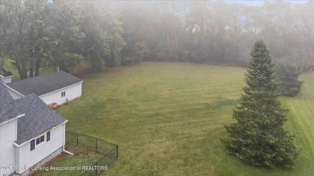 1519 S Lansing Street, St. Johns, MI 48879