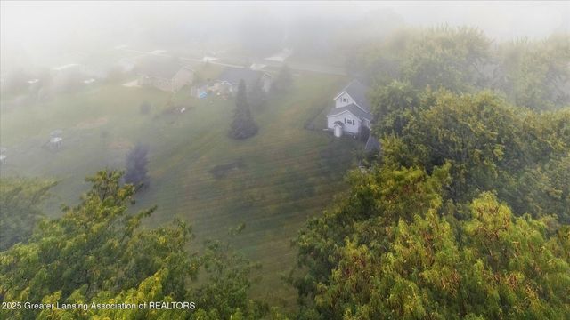 1519 S Lansing Street, St. Johns, MI 48879