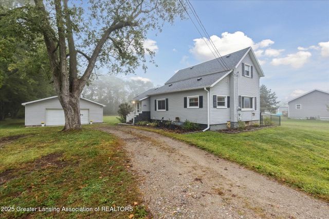 1519 S Lansing Street, St. Johns, MI 48879