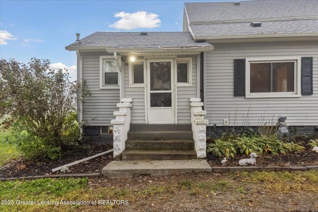 1519 S Lansing Street, St. Johns, MI 48879