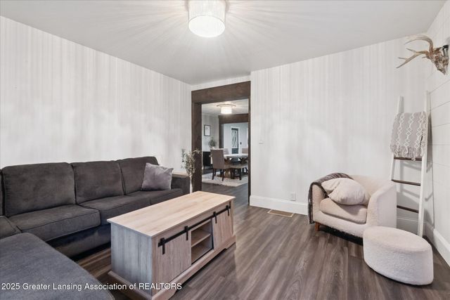 1519 S Lansing Street, St. Johns, MI 48879