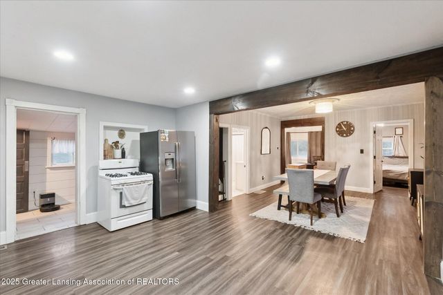 1519 S Lansing Street, St. Johns, MI 48879