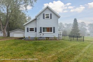 1519 S Lansing Street, St. Johns, MI 48879