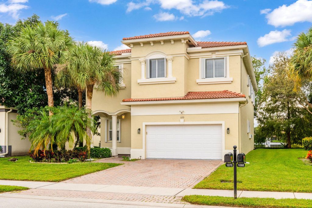1070 Grove Park Circle, Boynton Beach, FL 33436