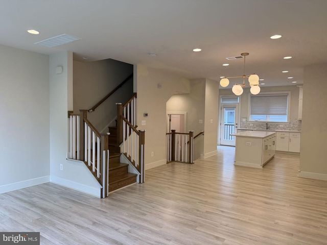 111 HEATH PL, Bethesda, MD 20817