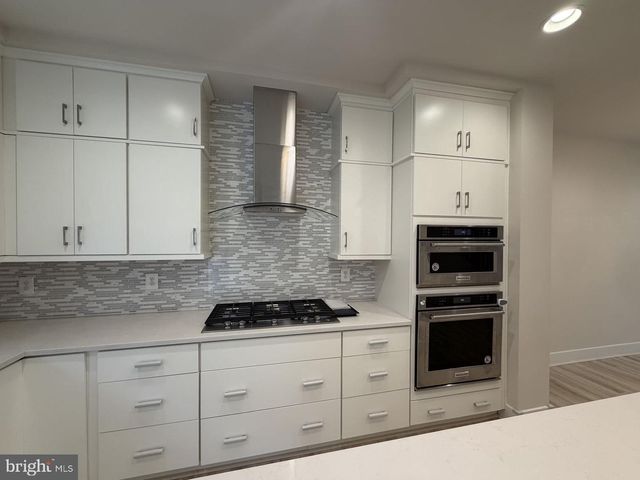 111 HEATH PL, Bethesda, MD 20817