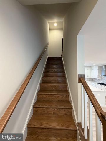 111 HEATH PL, Bethesda, MD 20817