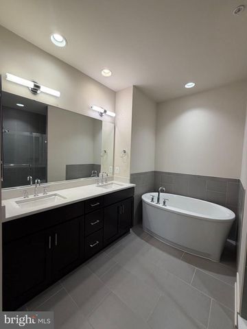 111 HEATH PL, Bethesda, MD 20817