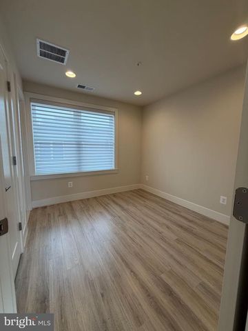 111 HEATH PL, Bethesda, MD 20817